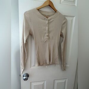 Aerie road trip thermal Henley size large bone beige color